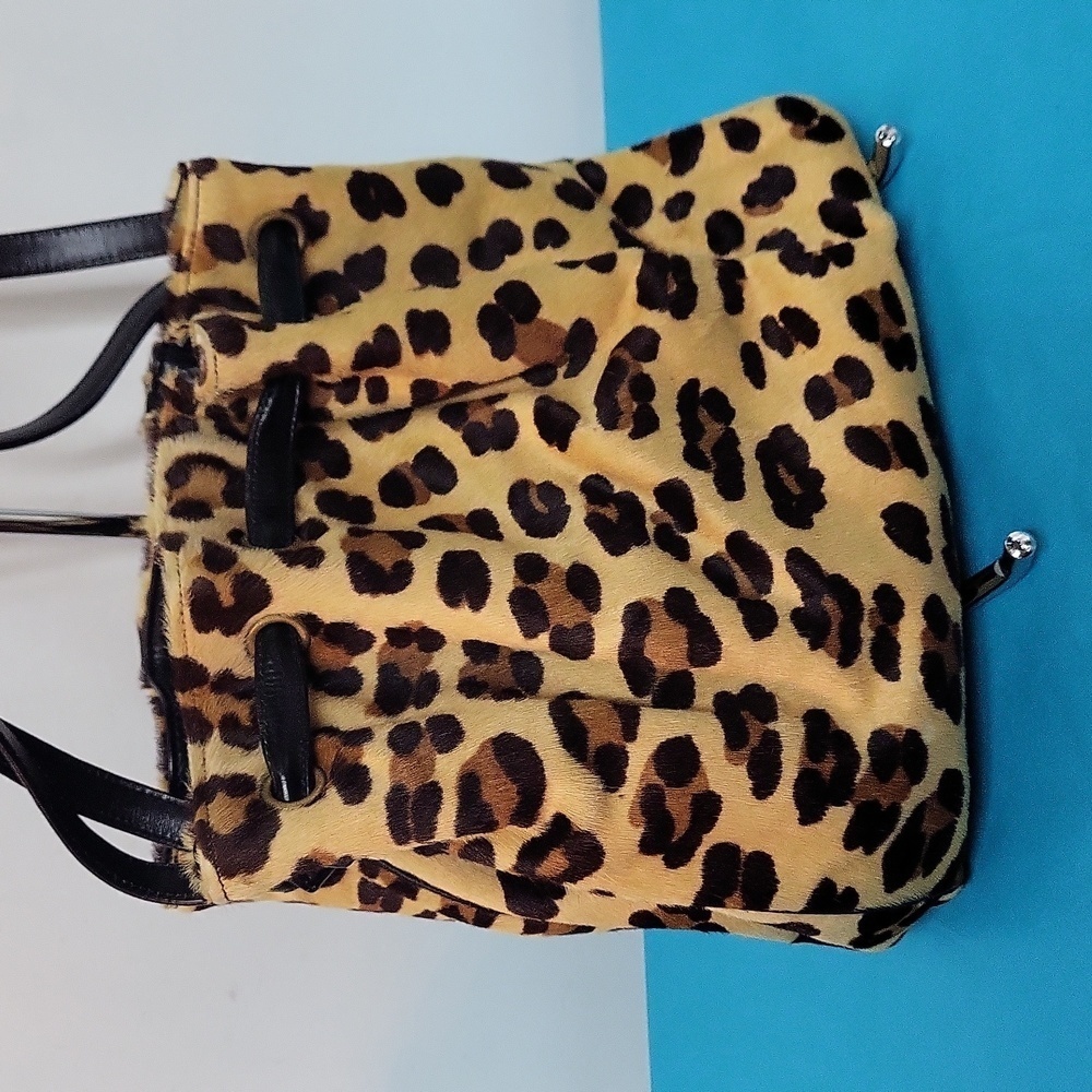 Morris Moskowitz Leather Bucket Bag - Picture 2 of 15
